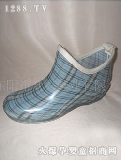 ����ʱ�л�����ɫ��ͯ��Ь