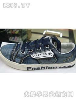 ��������ɫʱ����ͯ��Ь