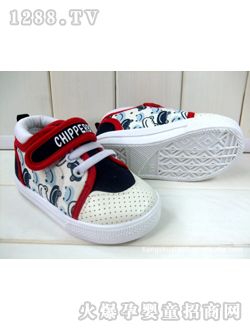 ͯ��Ե�ڰ�ɫ����Ь