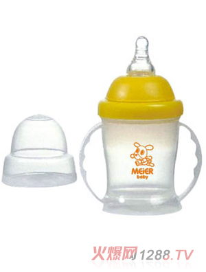美儿贝比学饮杯