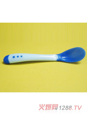 Ӥ����ɫ�轺����