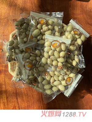 兩個(gè)寶貝酸奶巴旦木仁